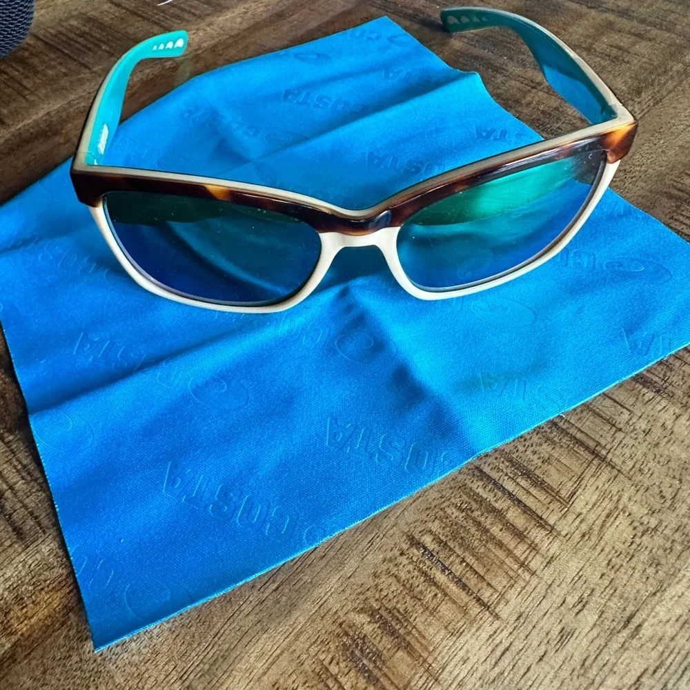 Costa Del Mar Anaa Tortoise Frame Sunglasses with Blue/Emerald Lenses - Picture 4 of 6